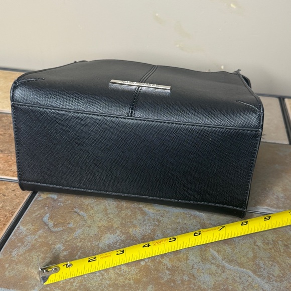 Steve Madden Black Handbag Minimalist Small Purse with Crossbody Shoulder Strap - Picture 13 of 16